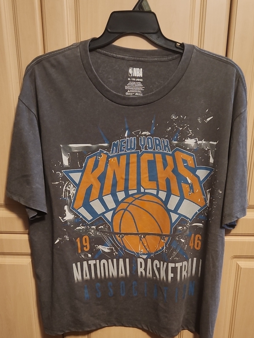 NBA New York Knicks Gray Tee with Orange and Blue Graphic